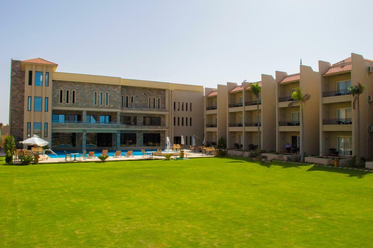 Panacea Suites Hotel Borg El Arab Exteriér fotografie